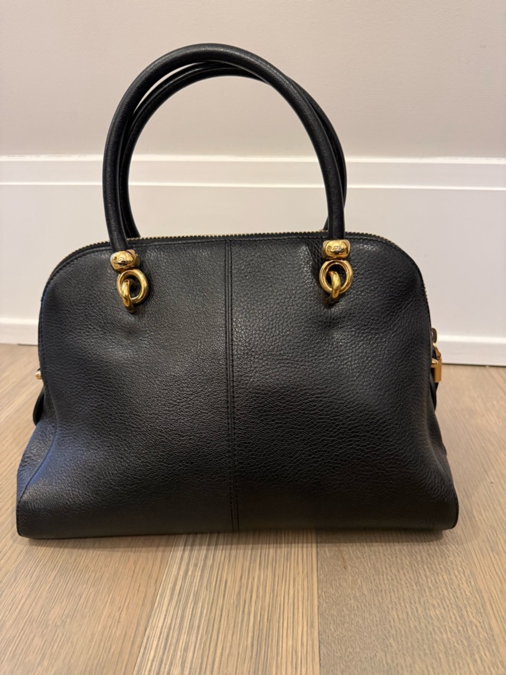 Tod’s Black Leather Dome Handbag with Gold Hardware - Picture 3 of 17
